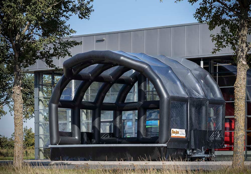 Inflatable trailer stage 